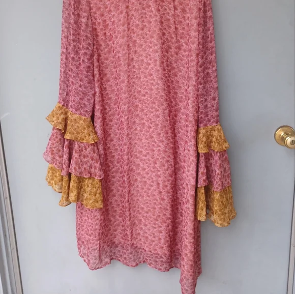 Varun Bahl Lanara shift dress pink daisy floral bell sleeve dress M. - Picture 2 of 5